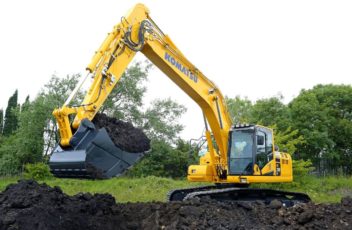 Komatsu beltegraver PC210LC-11