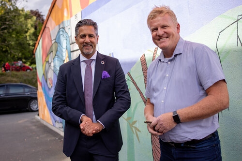 bilde av Kulturminister Abid Raja og Øystein Strand.