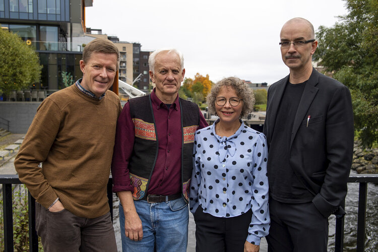 F.v. Egil Rundberget, prosjektansvarlig i Kulturtanken, Magne Espeland, forskningsleder HVL, Kari Holdhus, prosjektleder HVL og Ståle Stenslie, avdelingsdirektør for FoU i Kulturtanken. De står sammen ute.
