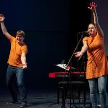 Musikerne Lena Skjerdal og Erik Halvorsen fremfører konsert under Marked for musikk