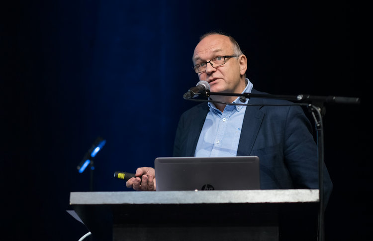 Sigbjørn Solheim, kultursjef i Aurskog-Høland, taler