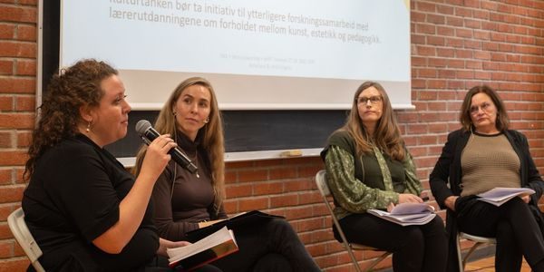 Irene Brodshaug, Synne Sagstad Imeland, Ingvild Margrethe Birkeland og Gry Uhlin-Engstu under lanseringen av den første rapporten om SKUP.