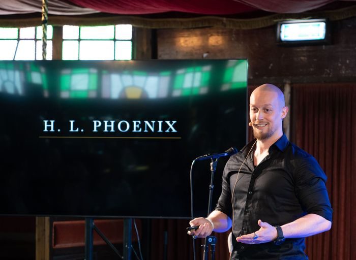 H.L.Phoenix på scenen