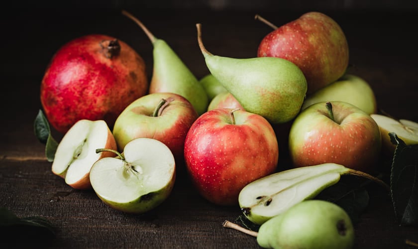Illustrasjonsfoto av epler og pærer. Foto: Istock.