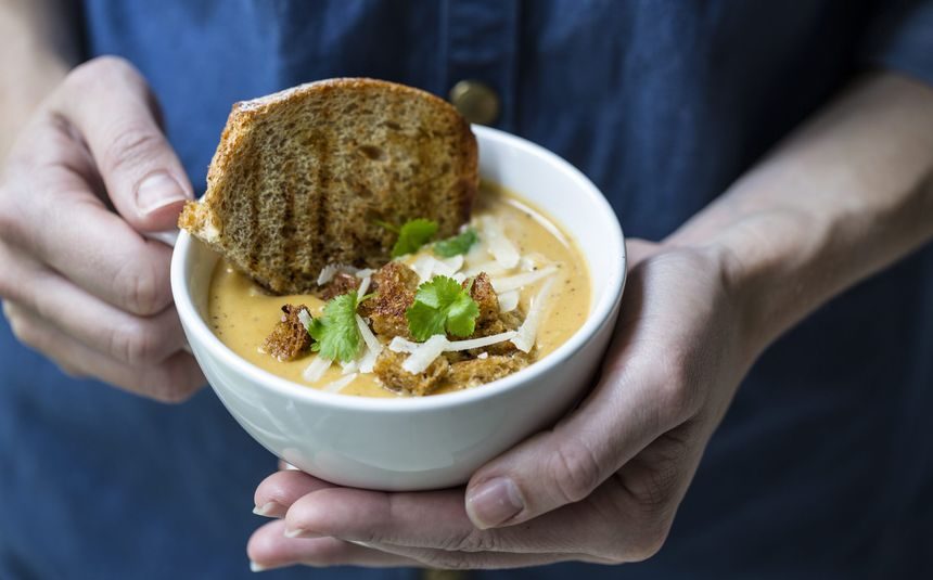 gresskarsuppe med brødkrutonger