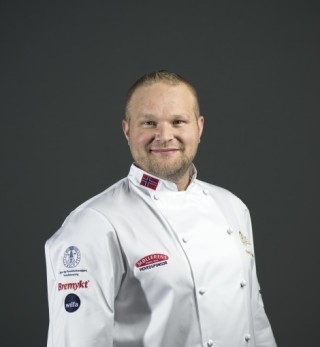Landslagsbaker Øyvind Skogsholm Hansen i uniform
