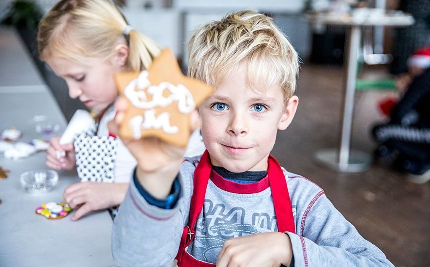 Gutt med pepperkake