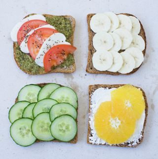 Brødskiver med grønt pålegg