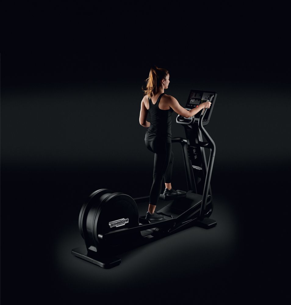 ARTIS® Synchro – Crosstrainer tehokkaaseen pakaratreeniin