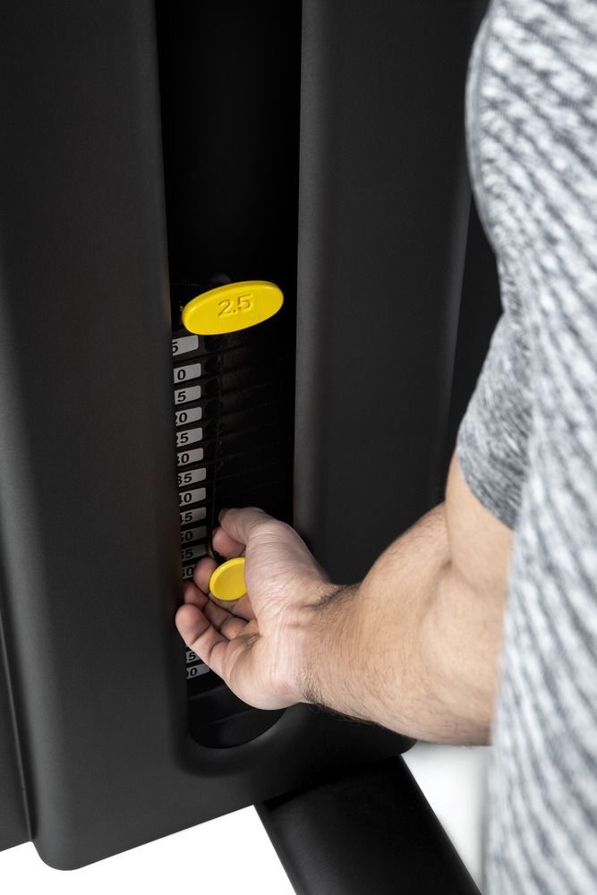 selection 700 painopakkalaitesarjan rintaprässi, helpot säädöt, miellyttävä harjoitustuntuma, tyylikäs design