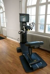 Top yläraajaergometri senioritalon kuntosalilla